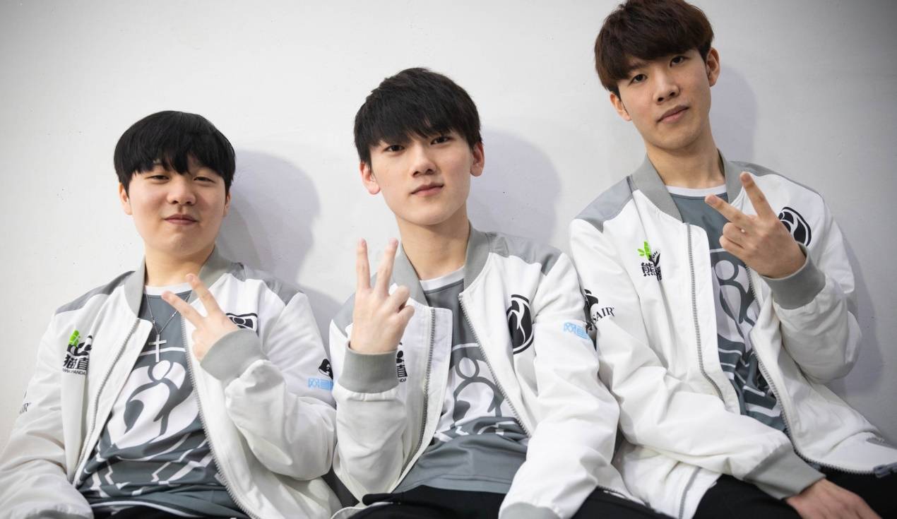 如今显得冷 如今显得冷