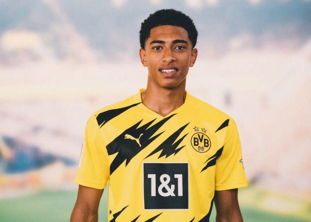 亚历山大借 亚历山大借